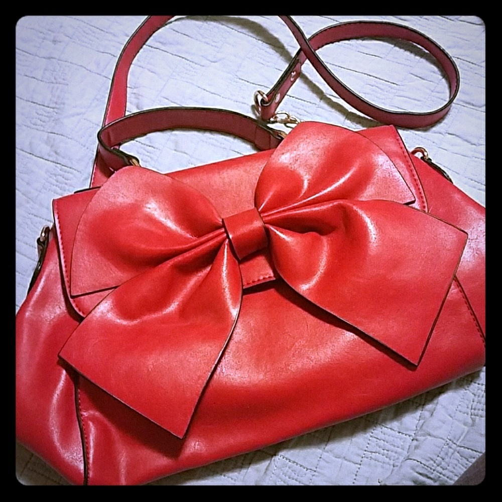 Adorable Red Bow Purse 😍